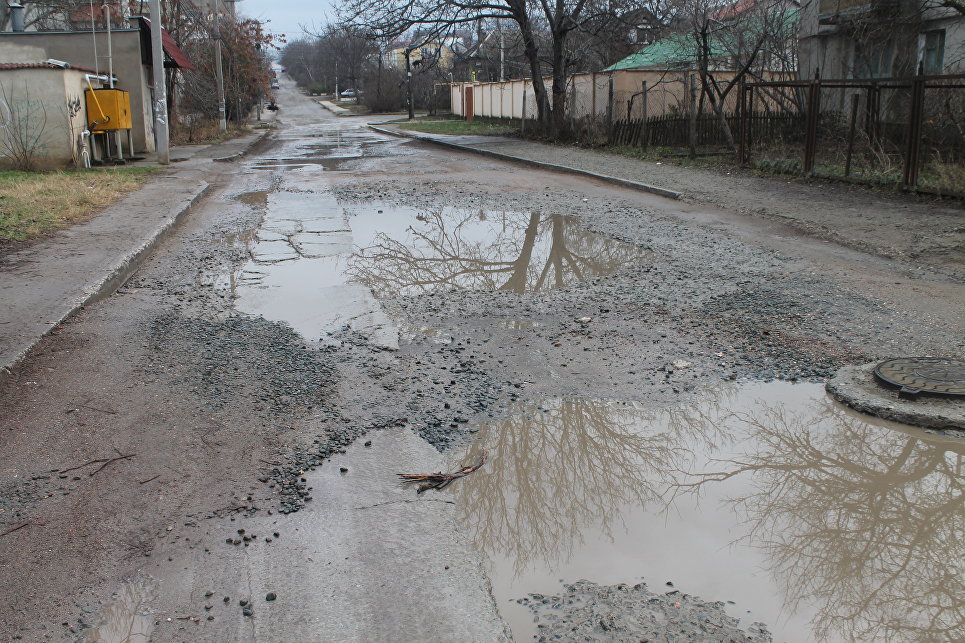 Выявлены дефекты на недавно отремонтированных дорогах Симферополя