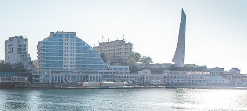 Новые уродливые здания Севастополя - вид с моря